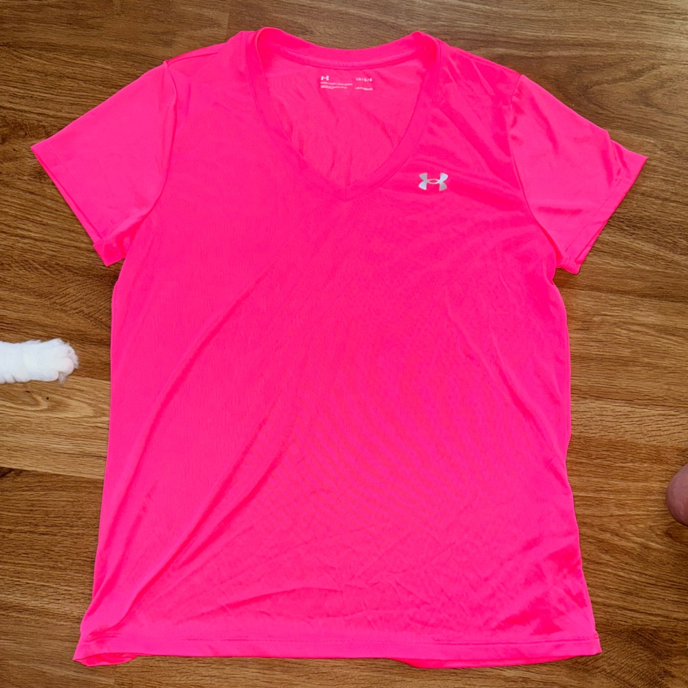 Hot pink Under Armour v-neck, heat gear, size L